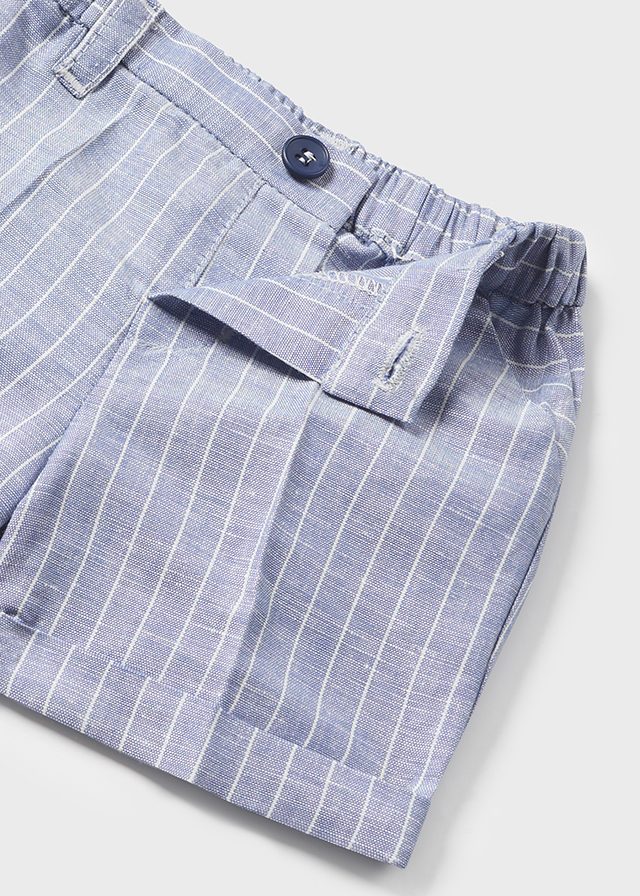 Shorts im Bermuda-Stil mit elastischer Taillenbund, Knopfverschluss, vorderen und hinteren dekorative Blindtaschen aus der festlichen Kollektion von Mayoral