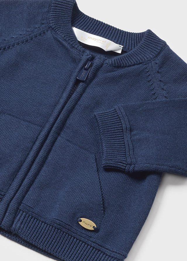 Strickjacke mit Bomberkragen, Reißverschluss und Taschen auf der Vorderseite aus der festlichen Kollektion von Mayoral