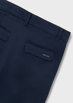Beschreibung


Diese lange Chino Hose in elegantem Dunkelblau von Mayoral verbindet zeitlosen Stil mit hohem Tragekomfort. Perfekt für vielseitige Looks, bietet sie eine schlanke Passform und hochwertige Verarbeitung, die Ihren Alltag modisch und bequem gestaltet. Ein Must-have für jede Garderobe, das sich mühelos zu verschiedenen Outfits kombinieren lässt.