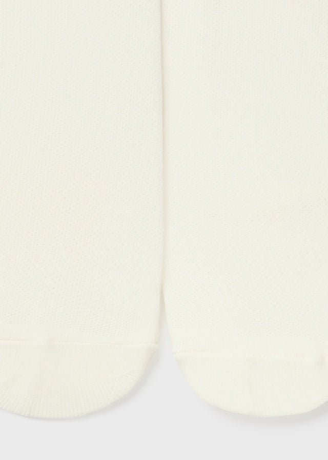 Beschreibung

Diese Strumpfhose aus der festlichen Mayoral-Kollektion überzeugt mit einem elastischen Bund und eleganten Rüschen, die jedem Outfit einen besonderen Akzent verleihen.