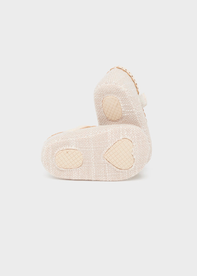 Klassische Spangenschuhe mit verstellbarer Klettverschluss aus der festlichen Kollektion von Mayoral