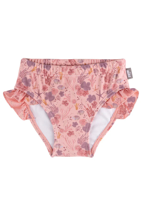 Diese Badehose mit verspieltem Korallen-Print und Volants bietet UV-Schutz 50+ für sichere Sommertage. Der Kordelzug sorgt für eine perfekte Passform, und der integrierte Windeleinsatz garantiert Komfort. Aus elastischem, schnelltrocknendem Material – ideal für kleine Badenixen.