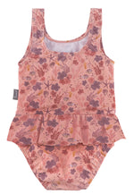 Der Badeanzug Corale von Sterntaler besticht durch sein zartes Korallenrosa und sorgt für einen stilvollen Auftritt am Wasser.