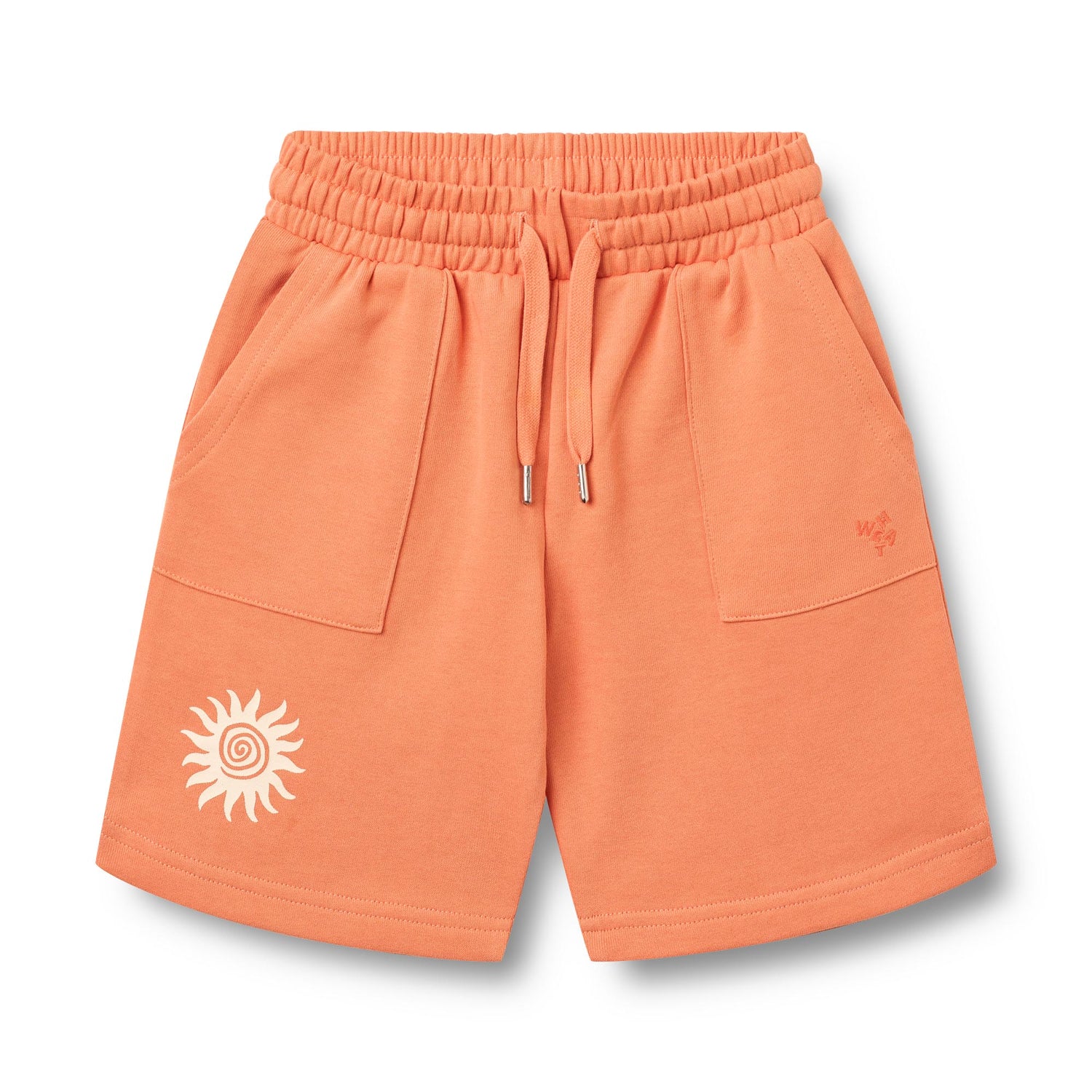 Bequeme Sweat Shorts aus 100% Bio-Baumwolle. Das Modell Elmo von WHEAT überzeugt mit weichem, atmungsaktivem Material und klassischem Design. Perfekt für entspannte Tage – ob zu Hause oder unterwegs. Die hochwertige Verarbeitung garantiert lange Haltbarkeit und Tragekomfort.