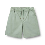 Leichte und bequeme Shorts in frischem Mintgrün von WHEAT aus 100% Bio-Baumwolle. Das atmungsaktive Material sorgt für optimalen Tragekomfort an warmen Tagen. Die klassische Schnittform macht die Bendix zu einem vielseitigen Basics-Piece für Sommer-Outfits. Nachhaltig produziert und angenehm weich auf der Haut.