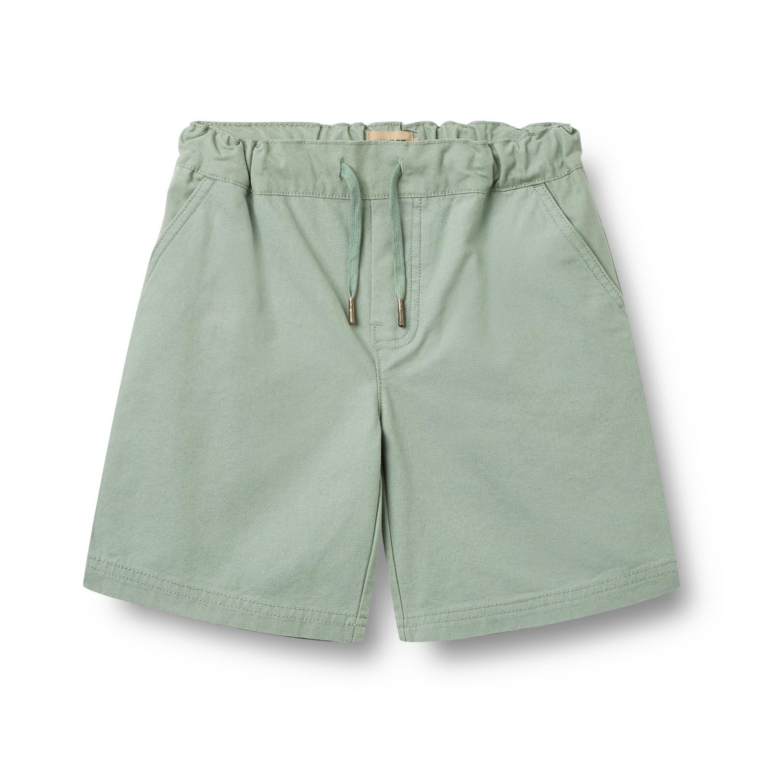 Leichte und bequeme Shorts in frischem Mintgrün von WHEAT aus 100% Bio-Baumwolle. Das atmungsaktive Material sorgt für optimalen Tragekomfort an warmen Tagen. Die klassische Schnittform macht die Bendix zu einem vielseitigen Basics-Piece für Sommer-Outfits. Nachhaltig produziert und angenehm weich auf der Haut.
