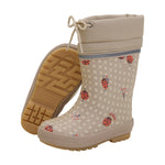 Die beigen Gummistiefel von Celavi, geschmückt mit niedlichen Marienkäfer-Details, garantieren modischen Schutz bei jedem Wetter. Die Wollfütterung sorgt für warme Füße, selbst an kalten Tagen.


