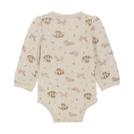 Dieser Woll-Body von Celavi bietet hochwertige Qualität und besteht aus weicher, warmer Wolle. Ideal für kalte Tage und für Babys, die es kuschelig und warm mögen. Die perfekte Wahl für stilbewusste Eltern, die Wert auf Komfort und Funktionalität legen.