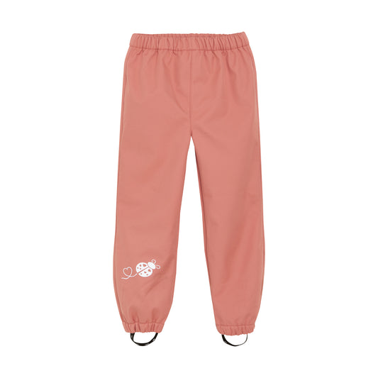 Die Softshell-Hose von Celavi in zartem Rosa ist mit einem weichen Fleecefutter versehen und verfügt über eine Wassersäule von 8000 mm. Sie ergänzt die Jacke optimal und eignet sich hervorragend für kühle sowie nasse Tage.