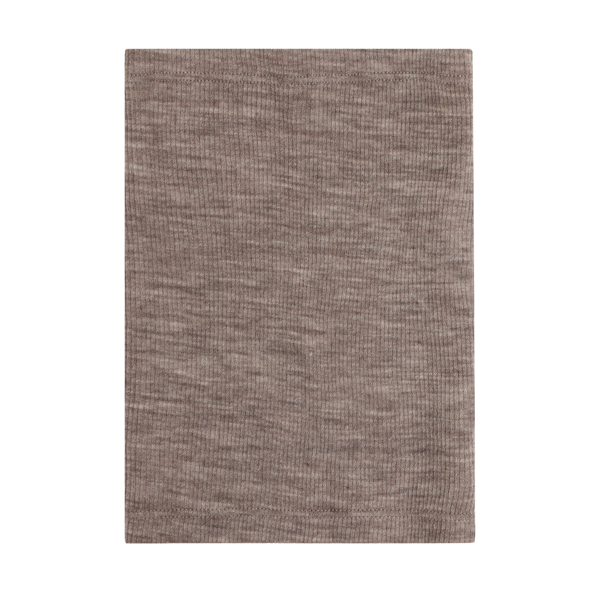 Der Double Layer Neck Warmer von Celavi ist das perfekte Accessoire für kalte Tage. Mit seiner doppellagigen Konstruktion bietet er optimalen Wärmeschutz und Komfort für Hals und Nacken. Das hochwertige Material aus 100% Wolle sorgt für natürliche Wärmeisolation und angenehmes Tragegefühl. Ideal für Herbst und Winter – praktisch, langlebig und zeitlos im Design.