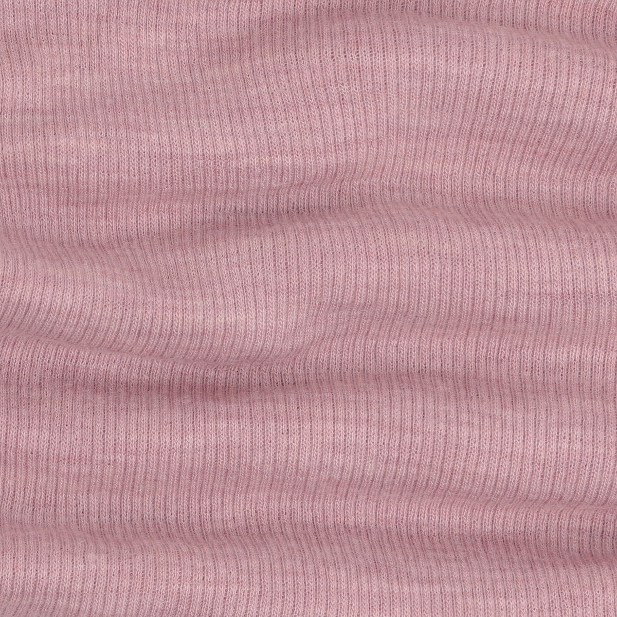 Der Double Layer Neck Warmer von Celavi ist das perfekte Accessoire für kalte Tage. Mit seiner doppellagigen Konstruktion bietet er optimalen Wärmeschutz und Komfort für Hals und Nacken. Das hochwertige Material aus 100% Wolle sorgt für natürliche Wärmeisolation und angenehmes Tragegefühl. Ideal für Herbst und Winter – praktisch, langlebig und zeitlos im Design.