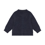 Eleganter dunkelblauer Cardigan von Celavi aus 100% Wolle. Das zeitlose Strickstück überzeugt mit hochwertiger Verarbeitung und angenehmer Wärmeisolation. Perfekt für vielseitige Styling-Möglichkeiten – ideal zu Hemden, T-Shirts oder Kleidern. Der klassische Schnitt macht ihn zu einem unverzichtbaren Basics-Piece für jede Garderobe.