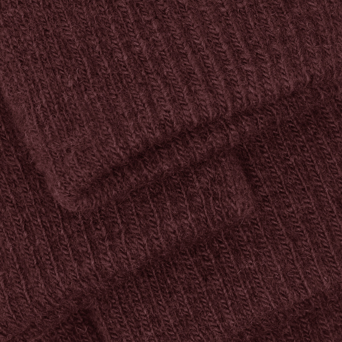 Hochwertige Handschuhe im praktischen Doppelpack von Celavi. Die Handschuhe bestehen aus einer hochwertigen Materialmischung aus 70% Wolle, 20% Nylon und 10% Elastane, die optimale Wärmeisolation mit Strapazierfähigkeit verbindet. Die elastischen Fasern sorgen für perfekte Passform und Bewegungsfreiheit. Ideal für kalte Tage – zwei Paar zum Wechseln oder Verschenken.