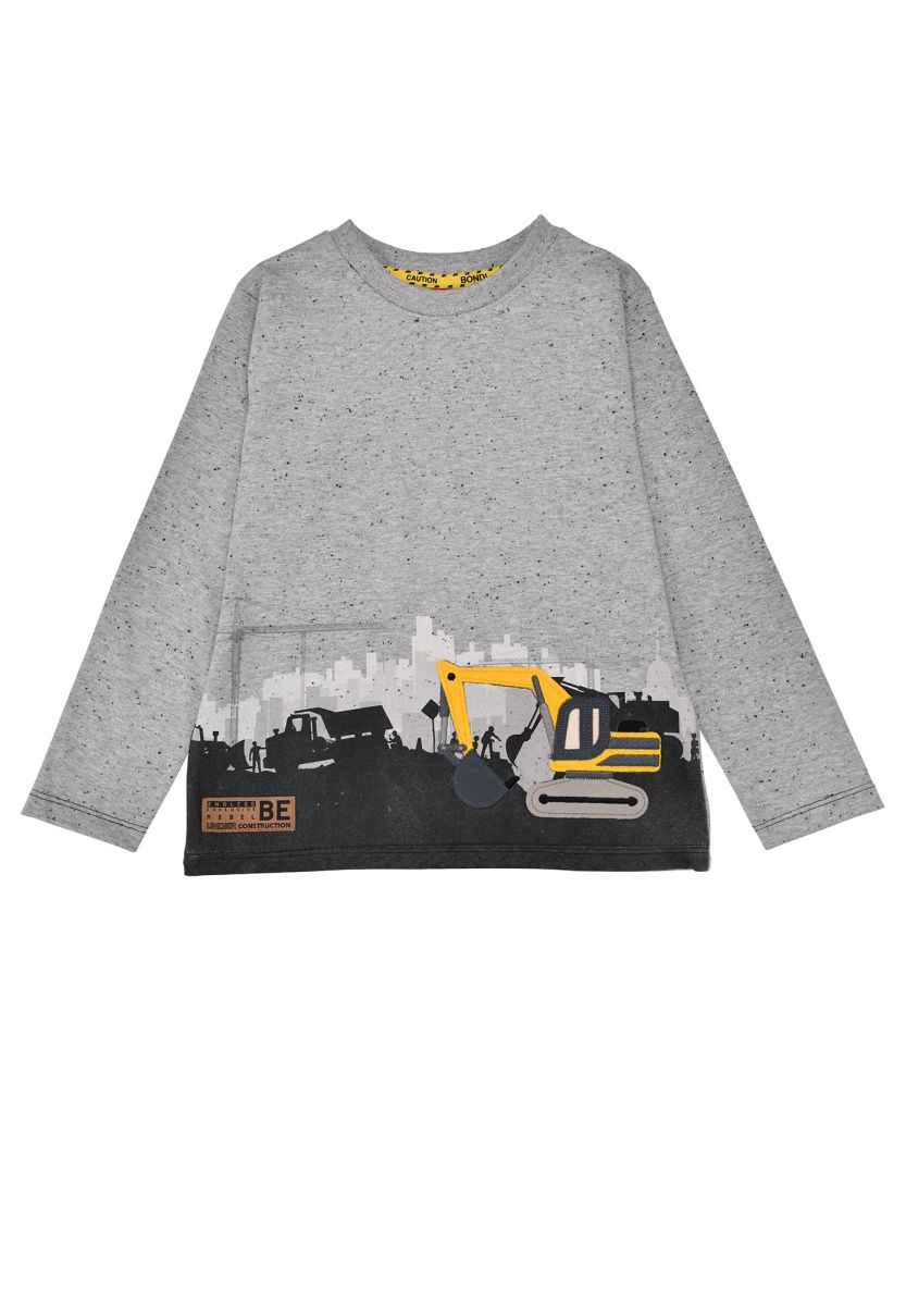 Klassisches Langarm-T-Shirt mit dem verspielten 'Baustelle'-Print von Bondi. Das hochwertige Single-Jersey optimalen Tragekomfort und Atmungsaktivität für den Alltag. Der lockere Schnitt ermöglicht freie Bewegungsfreiheit und macht das Shirt zu einem vielseitigen Lieblingsstück für Kinder. Pflegeleicht und langlebig – perfekt für aktive Tage.