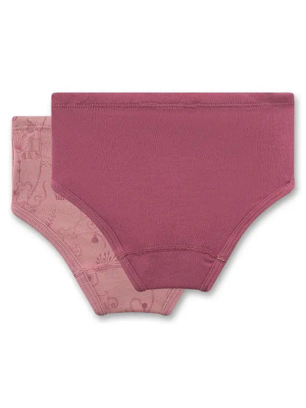 Der gelungene Mädchen-Slip-Doppelpack von Sanetta vereint hohen Tragekomfort mit einem liebevollen Design. Enthalten ist ein einfarbiger Slip in dunklem Altrosa sowie ein Slip in hellem Altrosa, verziert mit einem zuckersüßen Allover aus kleinen Mäusen in Aktion, ergänzt durch ein hübsches Blumenmuster. Die weiche Feinripp-Qualität aus 100% GOTS-zertifizierter Bio-Baumwolle liegt angenehm leicht auf der Haut. Ein elastischer Taillenbund sorgt für eine optimale Passform, ohne einzuengen. Für ein perfekt abge
