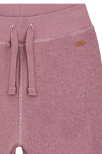 Diese rosa Jogginghose aus Wolle von Hust &amp; Claire bietet angenehmen Tragekomfort und stilvolle Wärme für entspannte Tage.