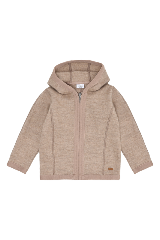 Die beige Wolljacke von Hust &amp; Claire ist die perfekte Wahl für kühle Tage. Sie bietet nicht nur angenehme Wärme, sondern auch ein weiches Tragegefühl, das für Komfort sorgt. Das zeitlose Design macht sie vielseitig kombinierbar und ideal für den Alltag. Mit dieser Jacke sind Sie bestens geschützt und fühlen sich rundum wohl, egal ob beim Spaziergang oder in der Stadt.