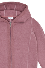 Die rosa Wolljacke von Hust &amp; Claire sorgt für wohlige Wärme und ein angenehmes Tragegefühl.