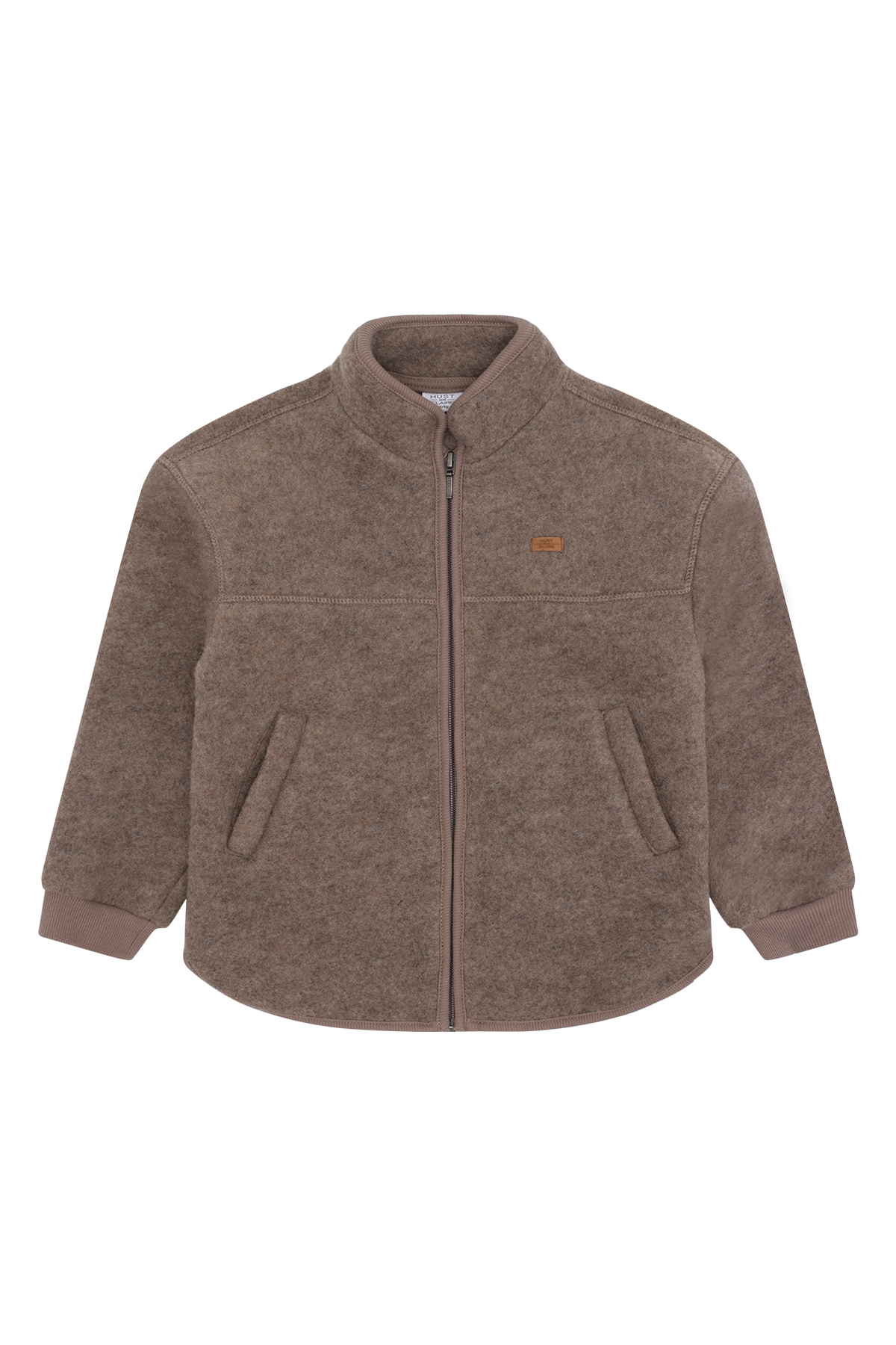 Entdecke die kuschelige braune Fleecejacke von Hust &amp; Claire – dein neuer Lieblingsbegleiter für gemütliche Tage!