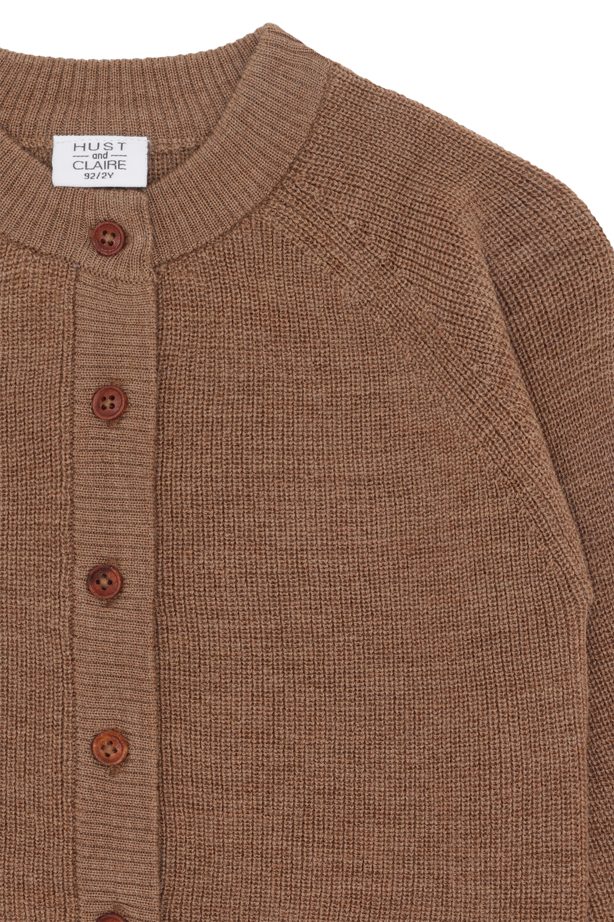 Dieser kuschelige Wollcardigan in Braun von Hust &amp; Claire bringt Wärme und Stil mit einem Augenzwinkern in deinen Kleiderschrank.