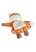 Die Handpuppe Filou ist eine detailreich verarbeitete Spielfigur aus weichem Flausch und Cord. Mit ihrer angenehmen Haptik und robusten Verarbeitung eignet sie sich besonders für fantasievolles Spielen und erste Theaterszenen. Kinder können mit Filou Geschichten nachspielen oder frei erfinden – dabei wird nicht nur die Sprache gefördert, sondern auch das Selbstbewusstsein gestärkt. Ein pädagogisch sinnvolles Spielzeug für viele Einsatzmöglichkeiten.

31 cm groß, aus Flausch und Cord mit wattierter Füllung
h