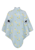 Das Lätzchen „Boo“ hält Kinder trocken – dank wasserfestem Brustbereich und weichem Frottee. Es bietet viel Bewegungsfreiheit, wächst mit von 6 Monaten bis 4 Jahren und spart Eltern Zeit beim Waschen. Aus 100 % OEKO-Tex Baumwolle, pflegeleicht und frei von Schadstoffen. Ein praktischer und nachhaltiger Begleiter für kleine Abenteurer!