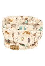 Dieser Schlauchschal von Sterntaler besticht durch sein bezauberndes Giraffen-Design und bietet gleichzeitig angenehmen Tragekomfort.