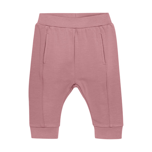 Beschreibung

Diese weiche Hose in einem wunderschönen Altrosa von Fixoni bietet höchsten Tragekomfort und eine angenehme Passform für den ganzen Tag. Ideal für entspannte Stunden oder aktive Tage, verbindet sie Qualität mit stilvollem Design. Perfekt, um sich rundum wohlzufühlen.

Material

65% Viscose/ 30% Cotton 5% Elastane