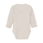 Beschreibung

Der gerippte Langarm-Body in Beige von Fixoni besteht aus weicher Baumwolle und bietet angenehmen Tragekomfort für Ihr Baby. Das praktische Design sorgt für einfache Handhabung und hält Ihr Kind warm und geschützt. Ideal für den Alltag und vielseitig kombinierbar.

Material

100% Cotton