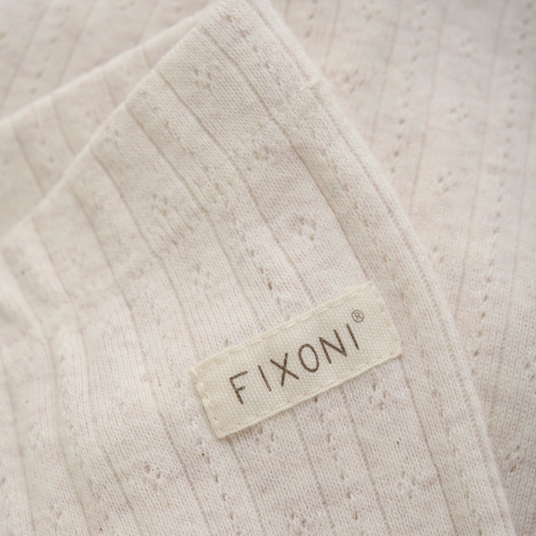 Beschreibung

Diese beige Leggings aus weicher Baumwolle von Fixoni bieten eine perfekte Kombination aus Komfort und Flexibilität. Ihr anschmiegsamer Strick sorgt für eine angenehme Passform, die sich ideal für Alltag und Freizeit eignet. Ein vielseitiges Basic, das sich mühelos in jeden Look integrieren lässt.

Material

100% Cotton