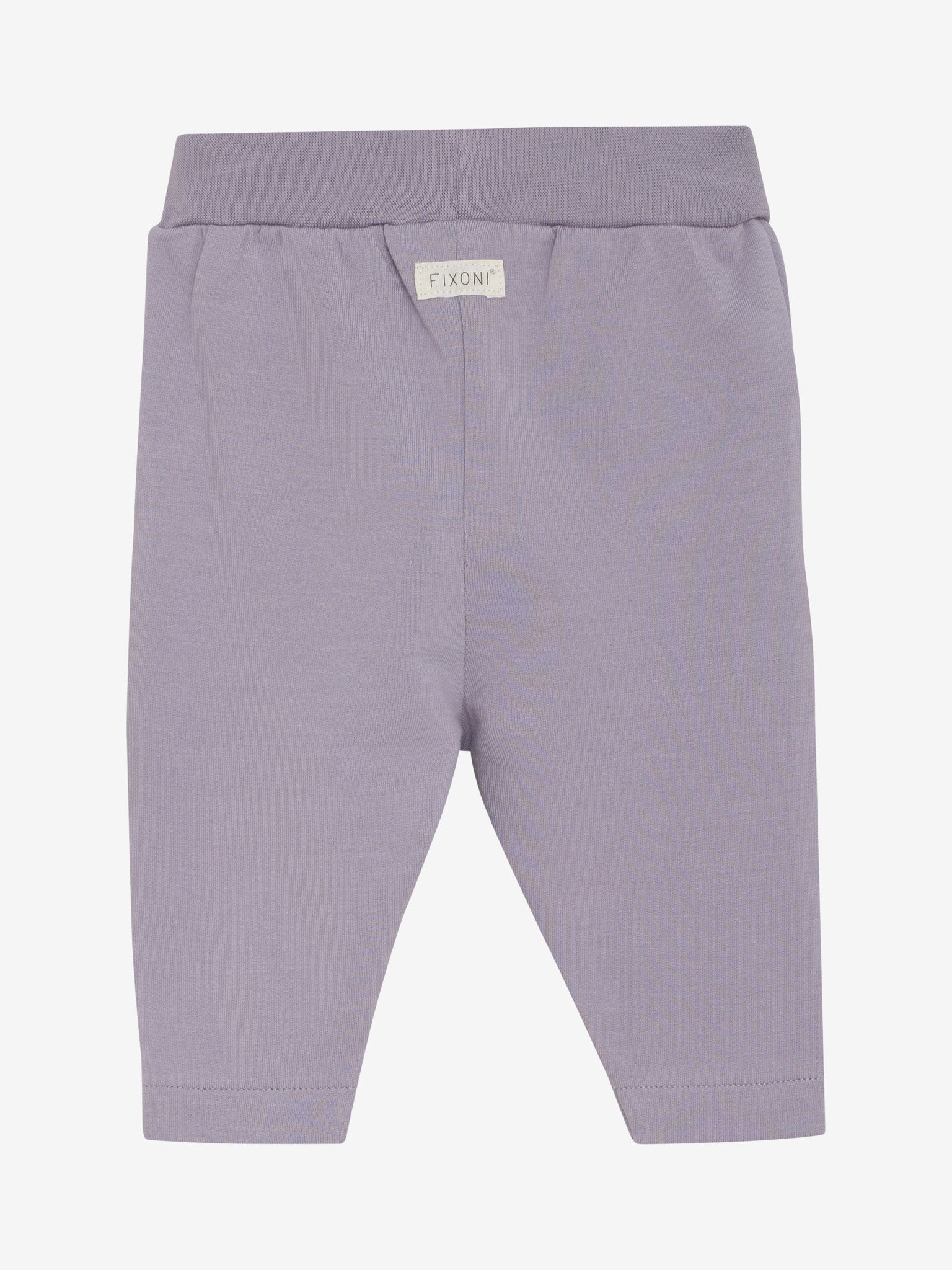 Die lila Sweatpants von Fixoni zeichnen sich durch eine bequeme Passform und hohen Tragekomfort aus, ergänzt durch dekorative Rüschen an den Taschen, die dem Alltag einen stilvollen Akzent verleihen.