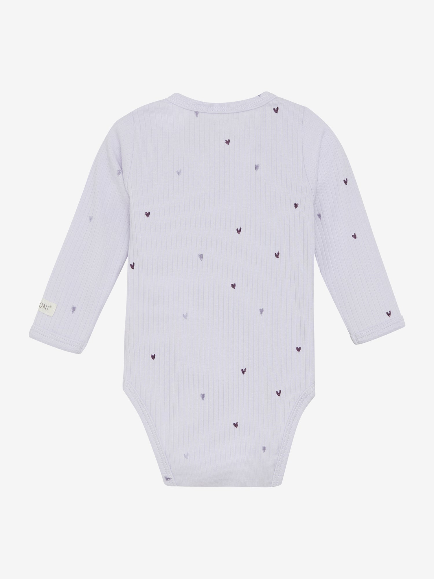 Langärmliger Wickelbody von Fixoni in zartem Helllila, gefertigt aus geripptem Material und verziert mit kleinen, dezenten violetten Herzmotiven.