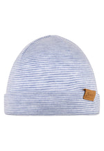 Dieser Beanie von Sterntaler überzeugt mit seinem attraktiven blauen Streifenmuster und sorgt für stilvollen Komfort.