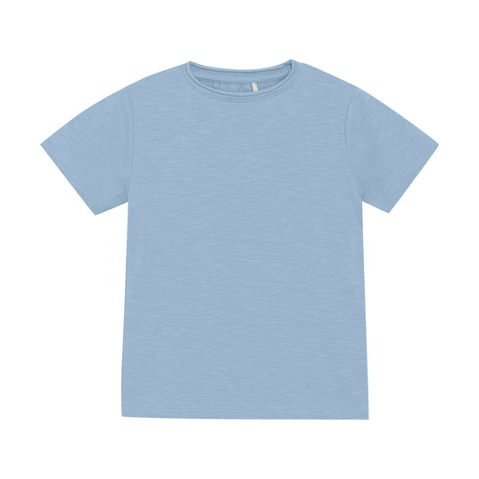 Dieses hellblaue einfarbige Kurzarmshirt von Huttelihut überzeugt durch schlichte Eleganz und hohen Tragekomfort. Perfekt für den Alltag, lässt es sich vielseitig kombinieren und sorgt für einen gepflegten Look