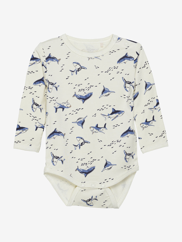 Der langärmlige Hai-Body von MNYMO überzeugt mit seinem einzigartigen Design und sorgt für einen auffälligen Look.