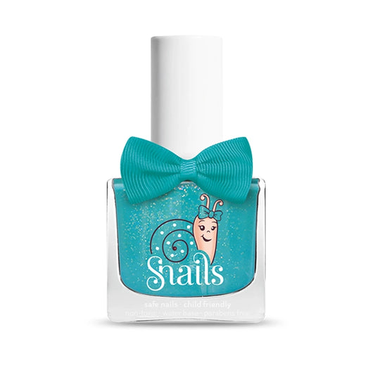 Snails Kindernagellacke sind die ersten wasserbasierenden und abwaschbaren Nagellacke dieser Art. Sie sind dank einer speziellen Formel 100% sicher und ohne Parfüm, Parabene oder andere schädliche Substanzen produziert. Somit macht es Snails zu einem der sichersten Nagellacke auf dem Weltmarkt. Die niedliche Schleife an dem Fläschchen kann auch als Fingerring getragen werden. Alle Nagellacke werden in Europa hergestellt.