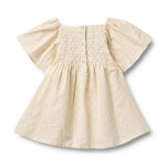Elegantes Sommerkleid von WHEAT aus 100% Bio-Baumwolle. Das Dress S/S Elva besticht durch seine luftige Leichtigkeit und natürliche Materialqualität. Perfekt für warme Tage – angenehm zu tragen und umweltbewusst produziert. Ein zeitloses Basics-Piece für deinen Kleiderschrank.