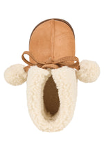 Entdecken Sie die braunen Halbschuhe von Sterntaler, die durch ihr schlichtes Design und hochwertige Verarbeitung überzeugen.