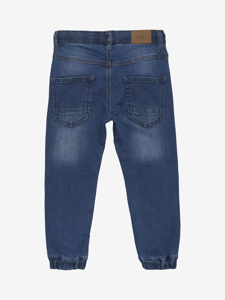 Diese bequemen blauen Stretch-Jeans im Loose-Fit von MINYMO bieten optimalen Tragekomfort und einen lässigen Stil.