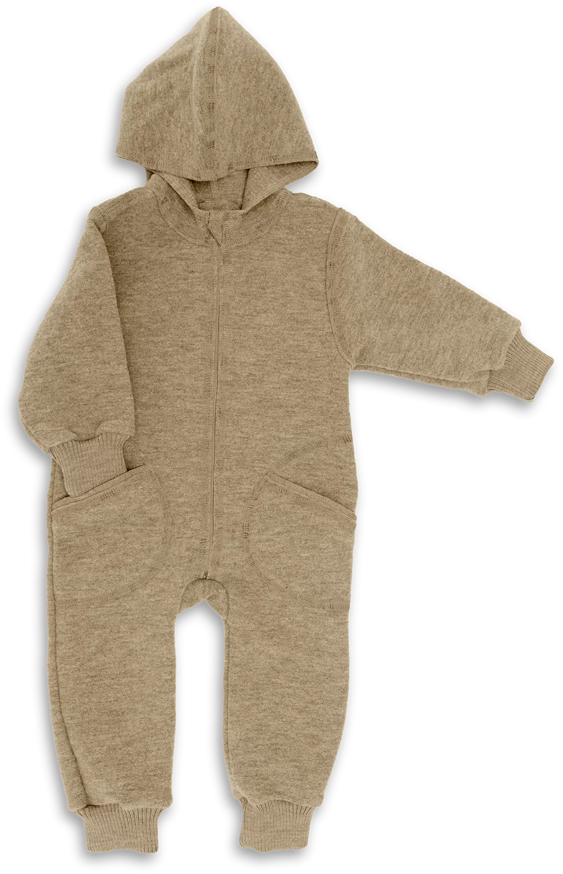 Der Baby-Walk-Overall von Engel aus 100% Bio-Merinoschurwolle hält Ihr Kind warm und gemütlich. Mit Kapuze, Reißverschluss und praktischen Taschen ist er ideal für kalte Tage draußen. Bündchen an Armen und Beinen schützen vor Wind. Schnell an- und ausgezogen – perfekt für kleine Entdecker.