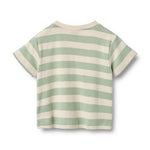 Klassisches Kurzarm-T-Shirt mit feinen Streifen von WHEAT. Das Liam besticht durch seine zeitlose Silhouette und den hohen Tragekomfort. Gefertigt aus 100% Bio-Baumwolle, bietet es sanfte Haptik und Atmungsaktivität für den Alltag. Ein vielseitiges Basics-Piece, das sich mühelos kombinieren lässt.