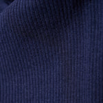 Diese dunkelblauen Rib-Leggings von MINYMO überzeugen durch ihre hochwertige Rippstruktur und bieten eine elegante, zeitlose Ergänzung für jede Garderobe.