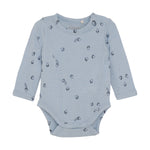 Entdecken Sie den Komfort und die Weichheit von unserem langarm Body von Fixoni in hellblau mit einem süßen Eichelprint aus hochwertiger Wolle und Seide. Perfekt für empfindliche Haut und optimal für kalte Tage.&nbsp;