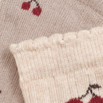 Zweierpack Socken von MINYMO, verziert mit charmanten Kirschmotiven.