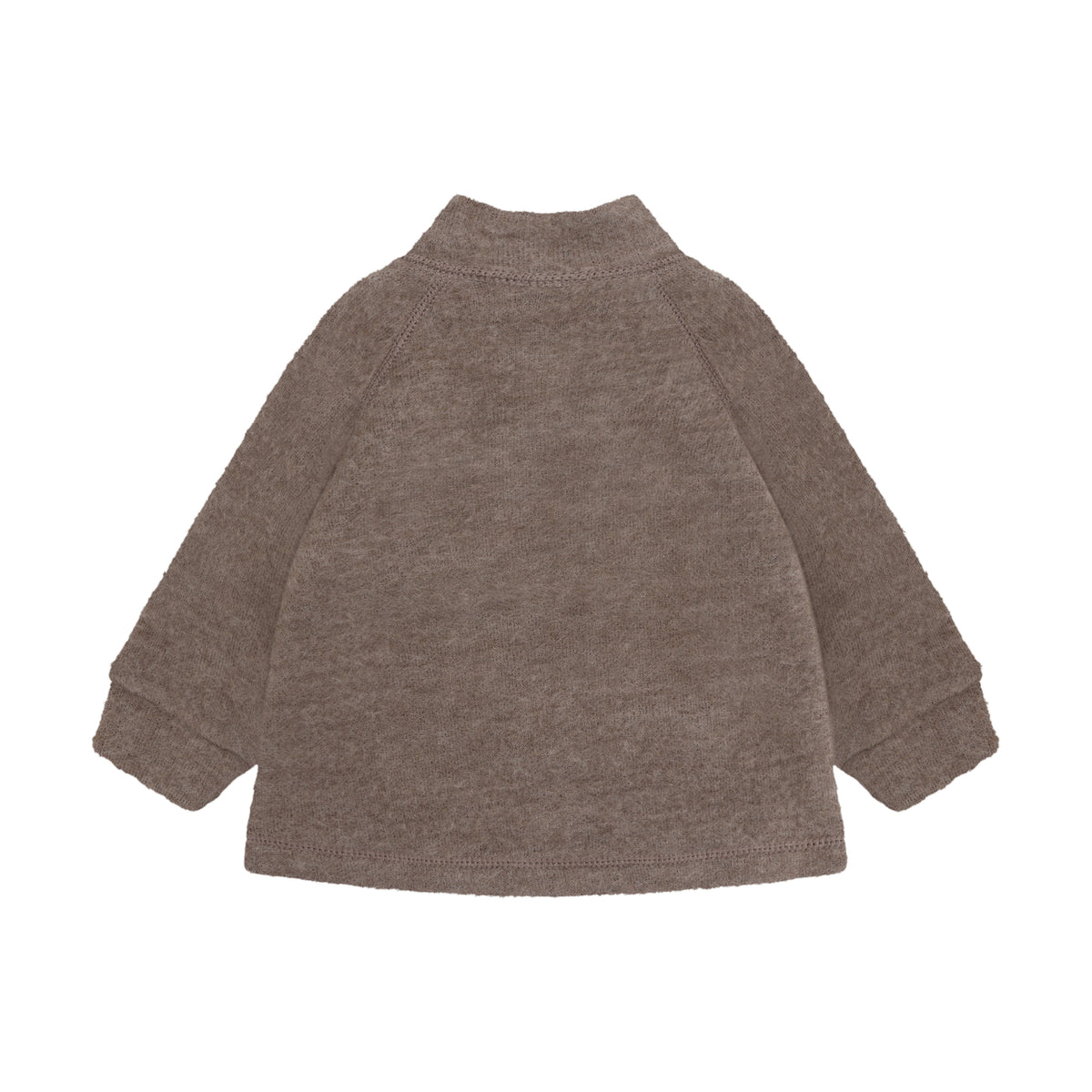Diese hochwertige Wolljacke von Celavi besticht durch ihre zeitlose Eleganz und praktische Funktionalität. Das warme Braun schmeichelt jedem Hautton und passt zu vielen Outfits. Der durchgehende Zipper ermöglicht einfaches An- und Ausziehen und ermöglicht flexible Temperaturregelung. Die 100% Wolle bietet natürliche Wärmeisolation, Atmungsaktivität und Langlebigkeit. Perfekt für Übergangsjahreszeiten und kühle Tage. Ein vielseitiges Basics-Piece, das in keinem Kleiderschrank fehlen sollte.