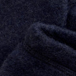 Dunkelblaue Wollhose von Celavi mit hohem Tragekomfort. Die Hose aus 100% Wolle überzeugt durch ihre natürliche Wärmeisolation und Atmungsaktivität. Ideal für kühle Tage und vielseitig kombinierbar. Hochwertige Verarbeitung für lange Haltbarkeit.