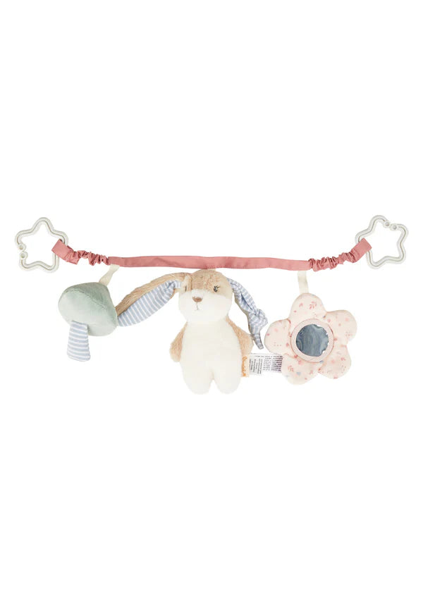 Die&nbsp;Kinderwagenkette Hanni&nbsp;sorgt für Unterhaltung unterwegs und unterstützt spielerisch die Entwicklung der Sinne.

Kuschelig weiche Anhängefiguren&nbsp;in kindgerechtem Design
Elastisches Band&nbsp;mit sternförmigen Befestigungsringen für eine sichere und flexible Anbringung
Mit integriertem Spiegel und Rassel&nbsp;zur Förderung der auditiven und visuellen Wahrnehmung
Für alle gängigen Kinderwagen und Babyschalen&nbsp;geeignet

Die Materialien sind&nbsp;pflegeleicht und waschbar&nbsp;– ideal für 