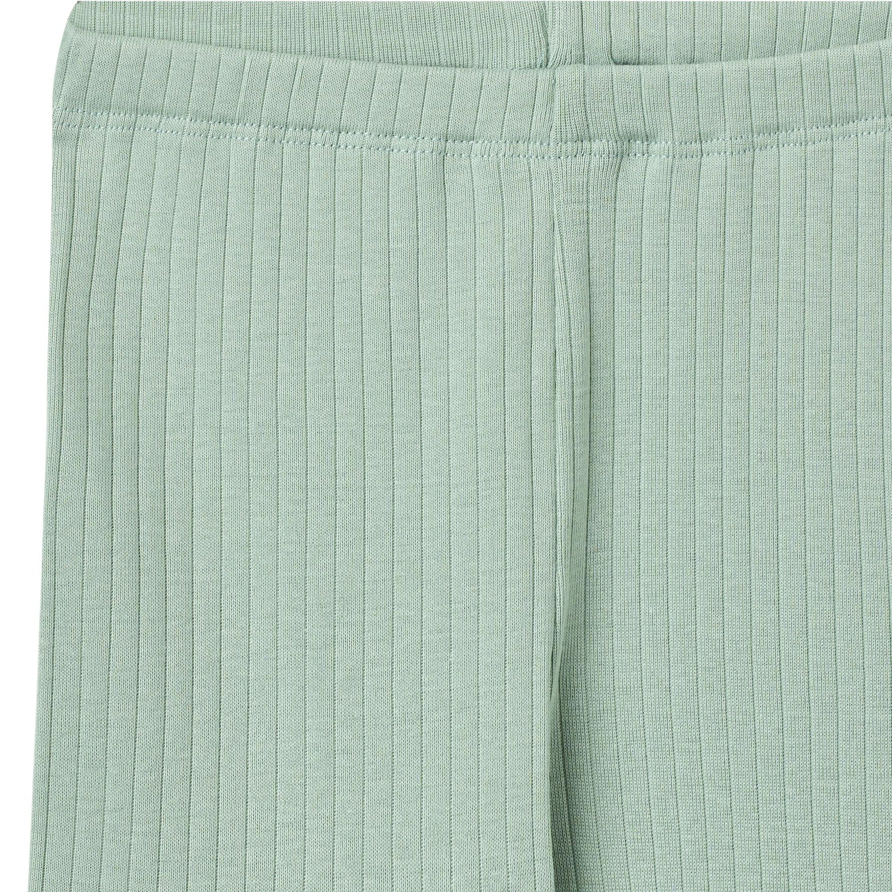Bequeme Jersey-Leggings von WHEAT aus 100% Bio-Baumwolle mit feiner Rippstruktur. Das weiche Material schmiegt sich angenehm an und bietet optimale Bewegungsfreiheit für den Alltag. Die klassische Wheat-Farbe passt zu vielen Outfits und macht die Leggings zu einem vielseitigen Basics-Piece. Ideal für Freizeit und entspannte Tage.
