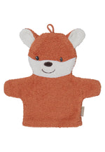Mit dem&nbsp;Waschhandschuh Filou&nbsp;wird Körperpflege zum Kinderspiel! Die&nbsp;praktische 2-in-1-Lösung&nbsp;vereint Waschlappen und Handpuppe in einer niedlichen Fuchsform. Das weiche Frottee aus Baumwolle ist besonders hautfreundlich und angenehm in der Anwendung.

Ob beim Waschen, Planschen oder Spielen – Filou bringt Spaß in die tägliche Routine und unterstützt Eltern bei der sanften Reinigung ihres Kindes.

Waschhandschuh mit Handpuppen-Funktion
In kindgerechter Fuchsform mit liebevollen Details
Ha