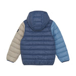 Diese grau-blaue Steppjacke von Color Kids bietet zuverlässigen Schutz und Komfort bei kühleren Tagen.